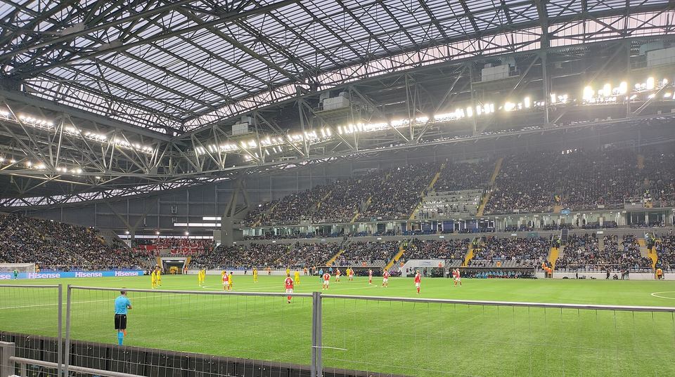 今年会 · 夜赛光影（资料示意）